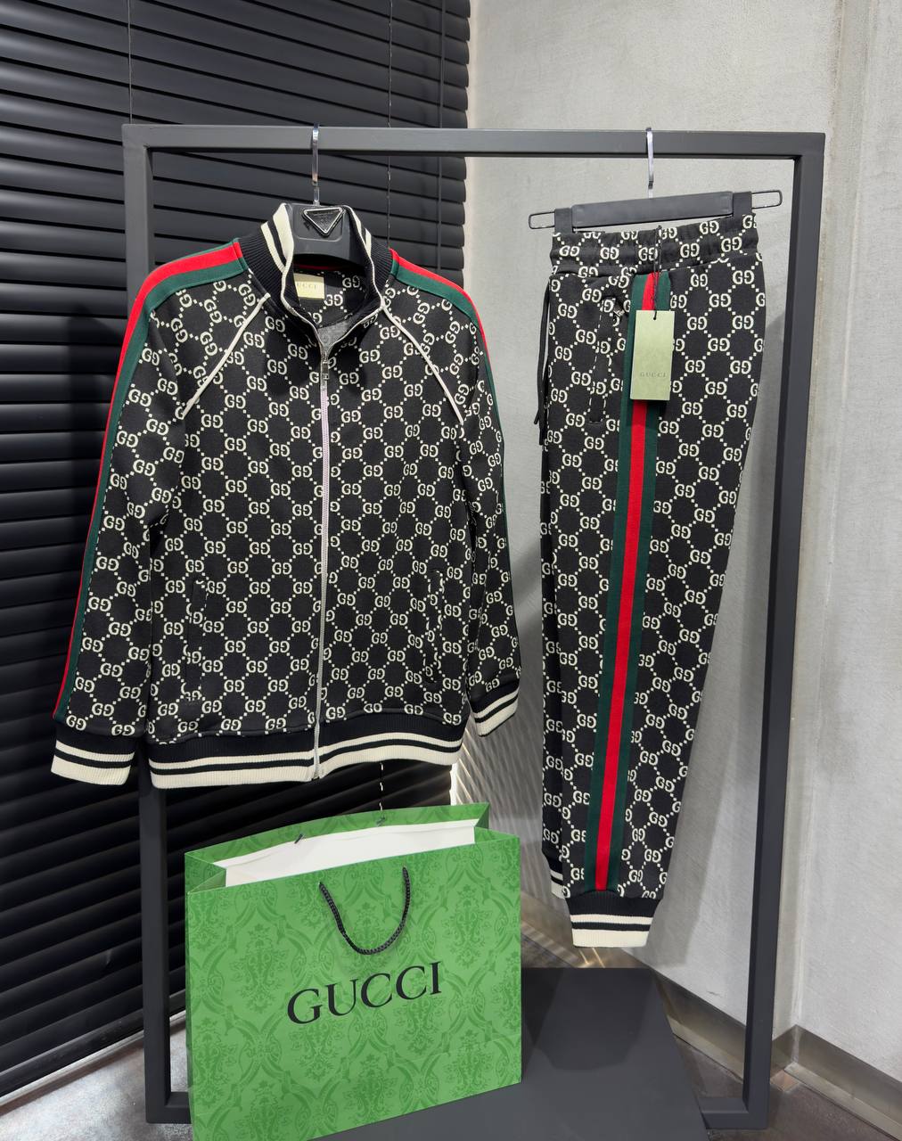Gucci Erkek Eşofman Takımı (Siyah)