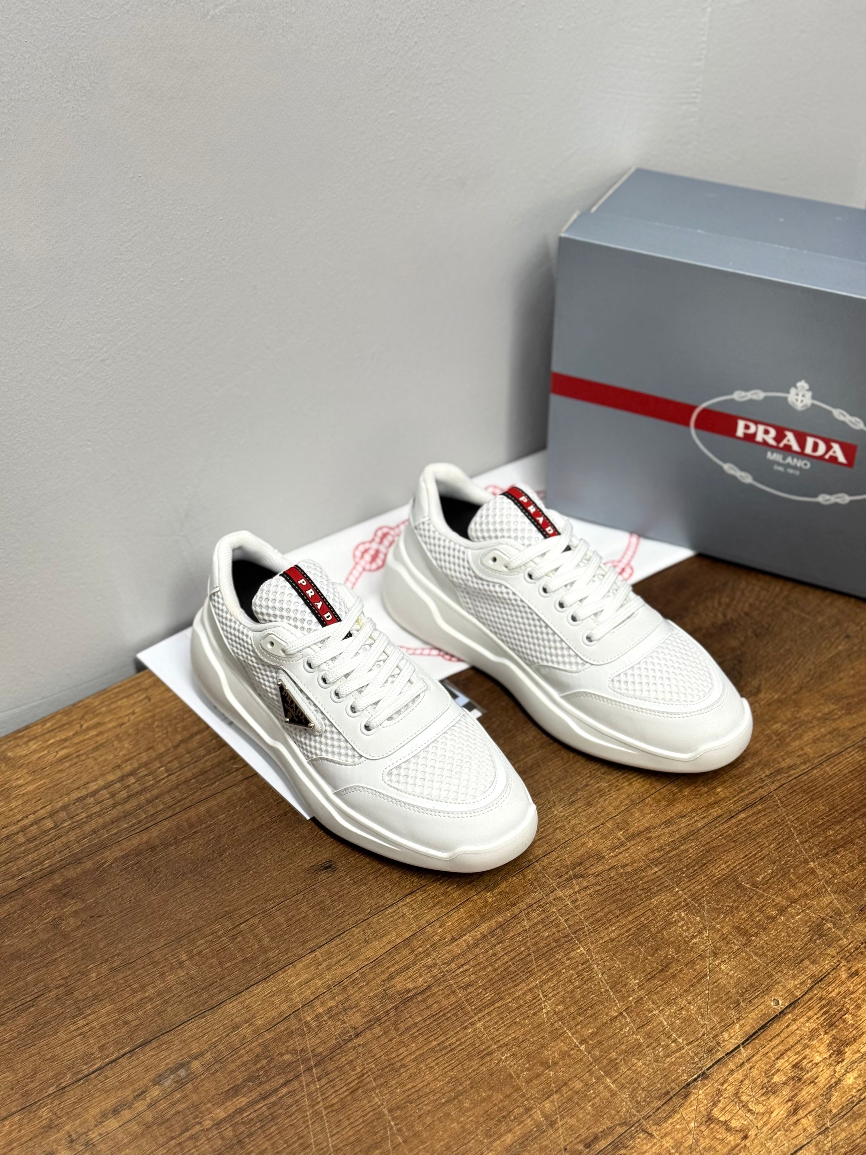 Prada MÇ 002 beyaz ayakkabı