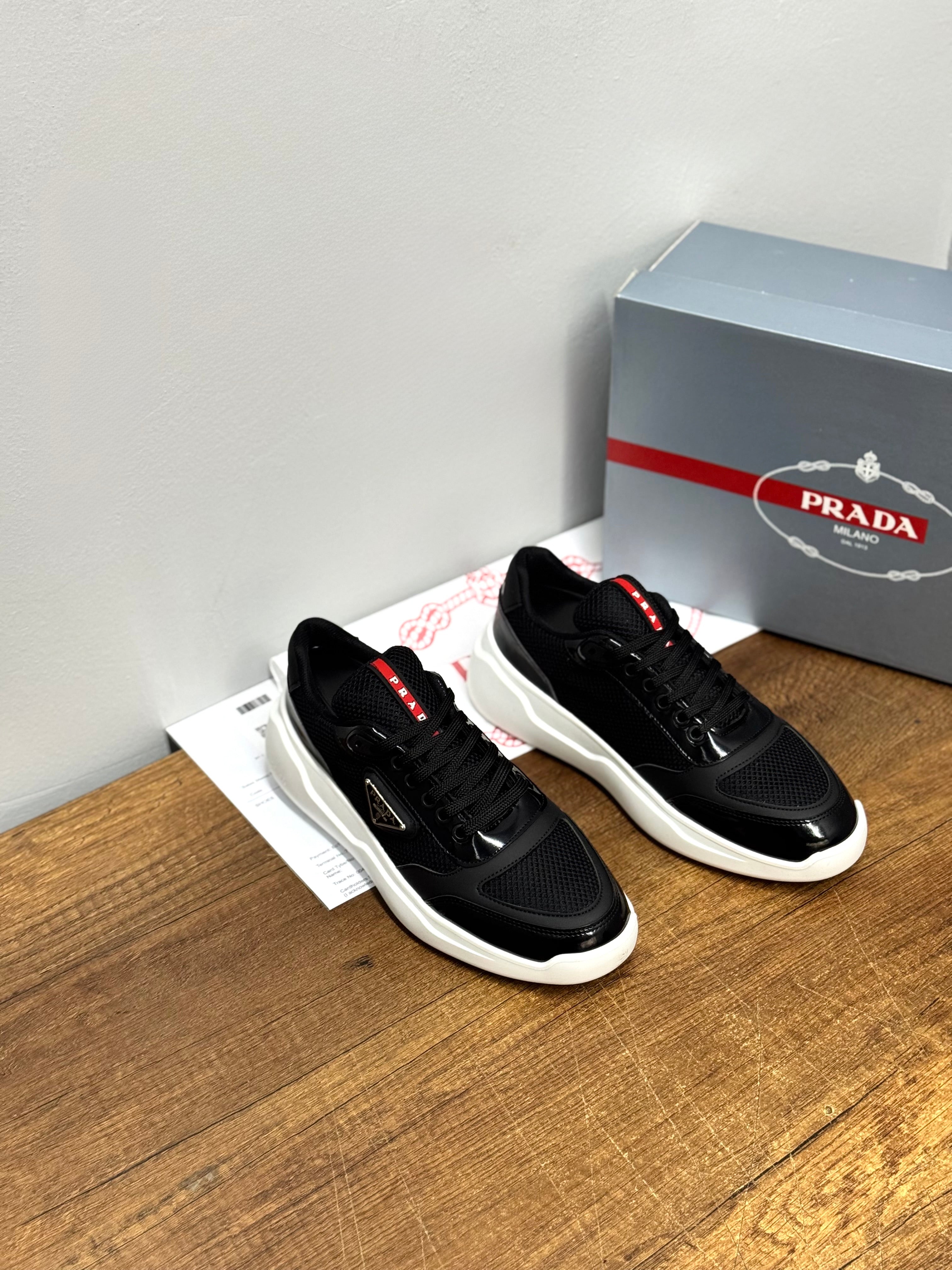 Prada MÇ 002 Siyah Beyaz Taban ayakkabı